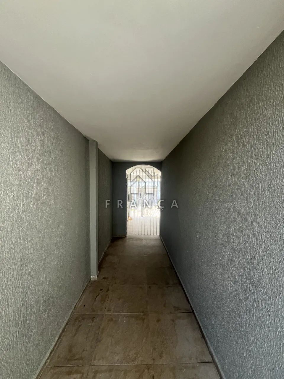 CASA REFORMADA COM 2 QUARTOS - JD. BELA VISTA - Foto 5