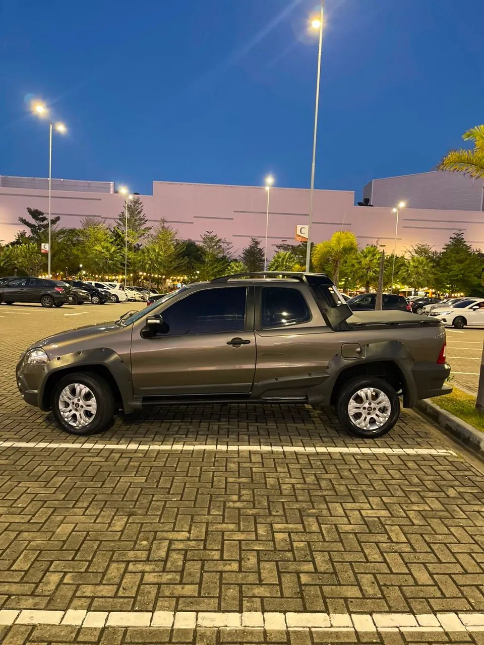 Fiat Strada Adventure1.8/ 1.8 Locker Flex CD 2011 - Foto 5