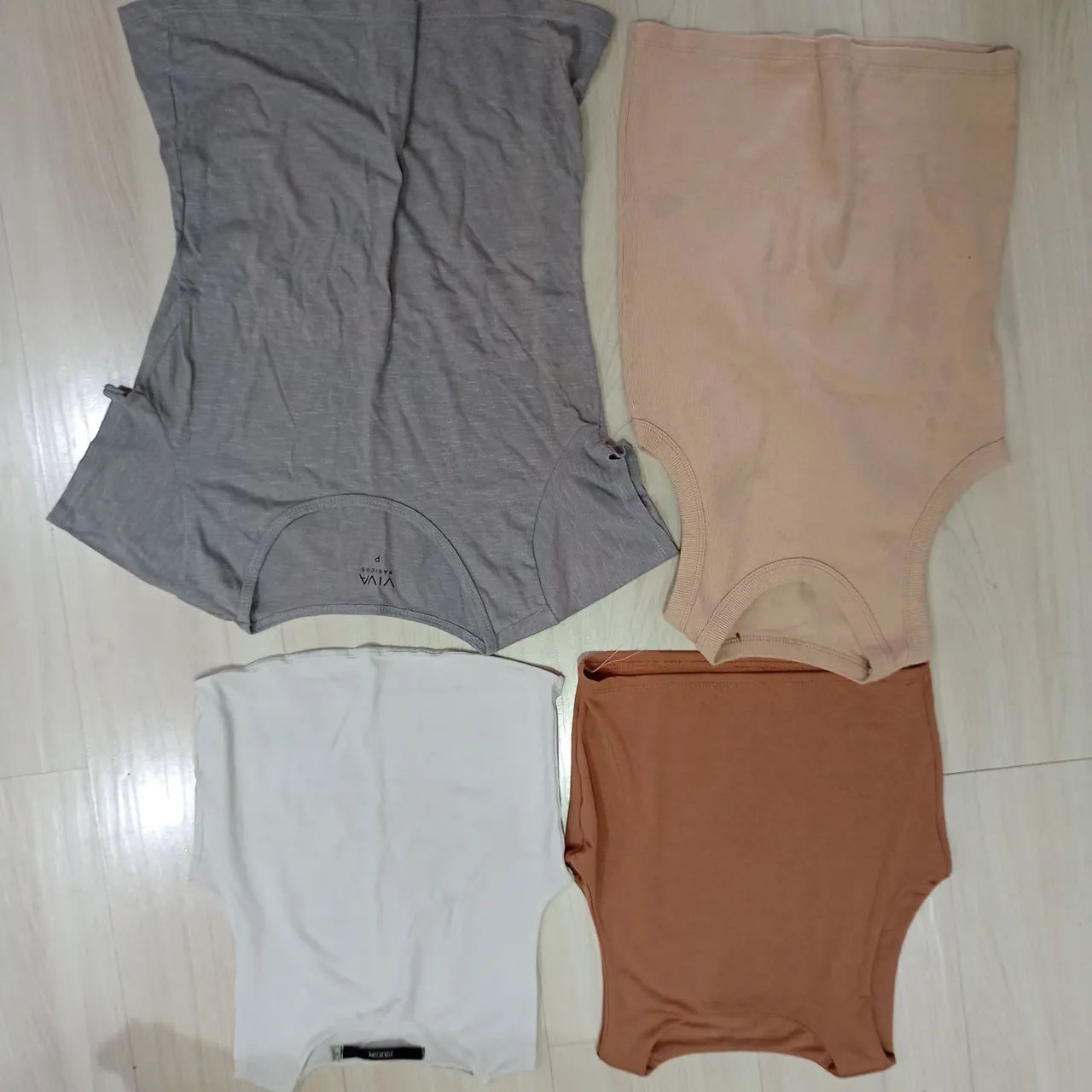 Lote com 9 roupas feminina tamanho P - Foto 3