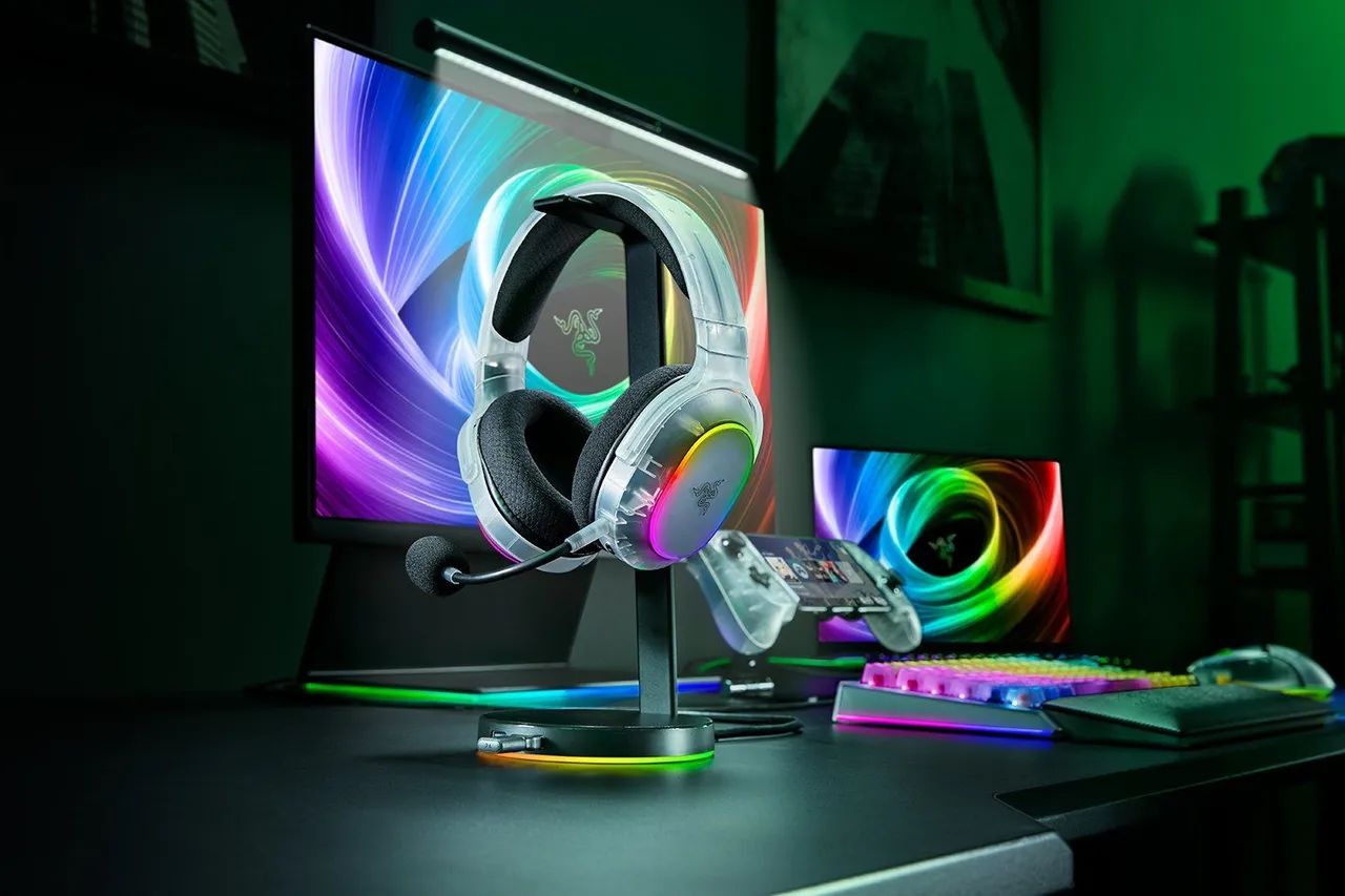 未開封　Razer Barracuda X Chroma Phantom Razer Barracuda X Chroma Phantom White - Fones de Ouvido - Jardim