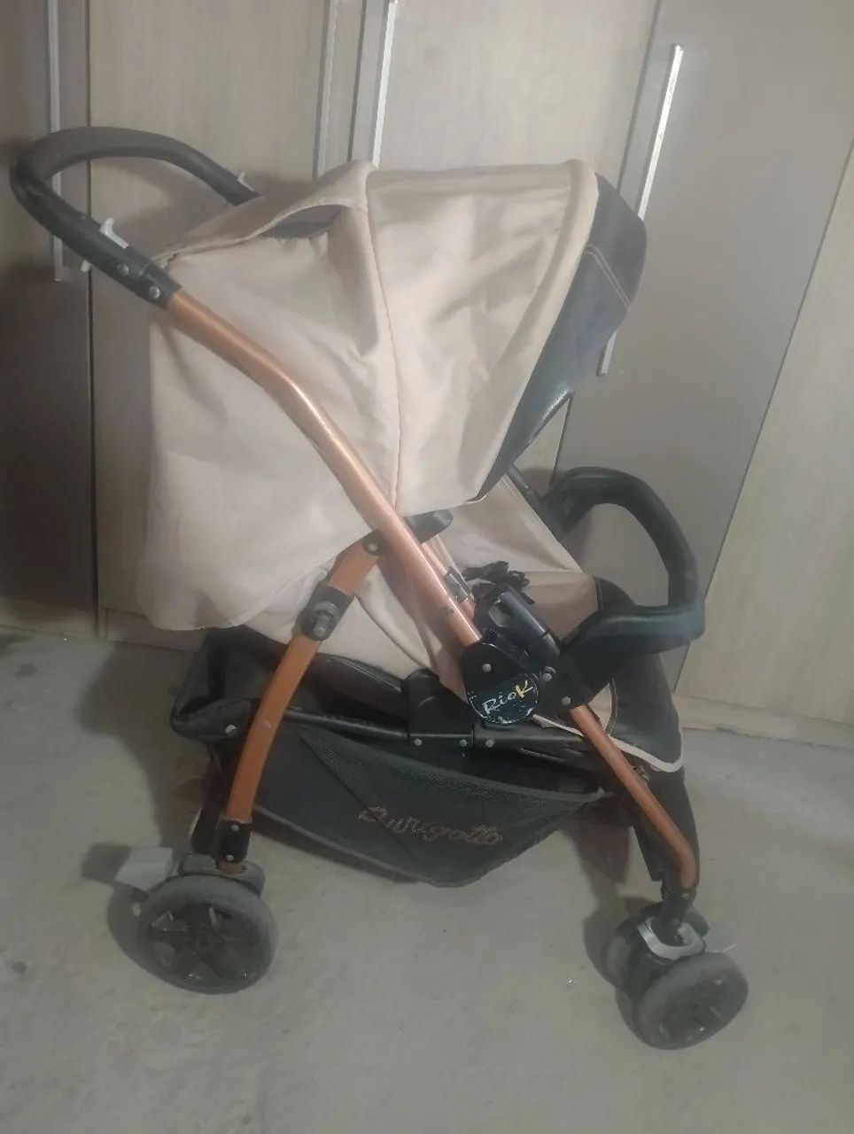 Carrinho De Bebê e Bebê Conforto Completo da Burigotto *