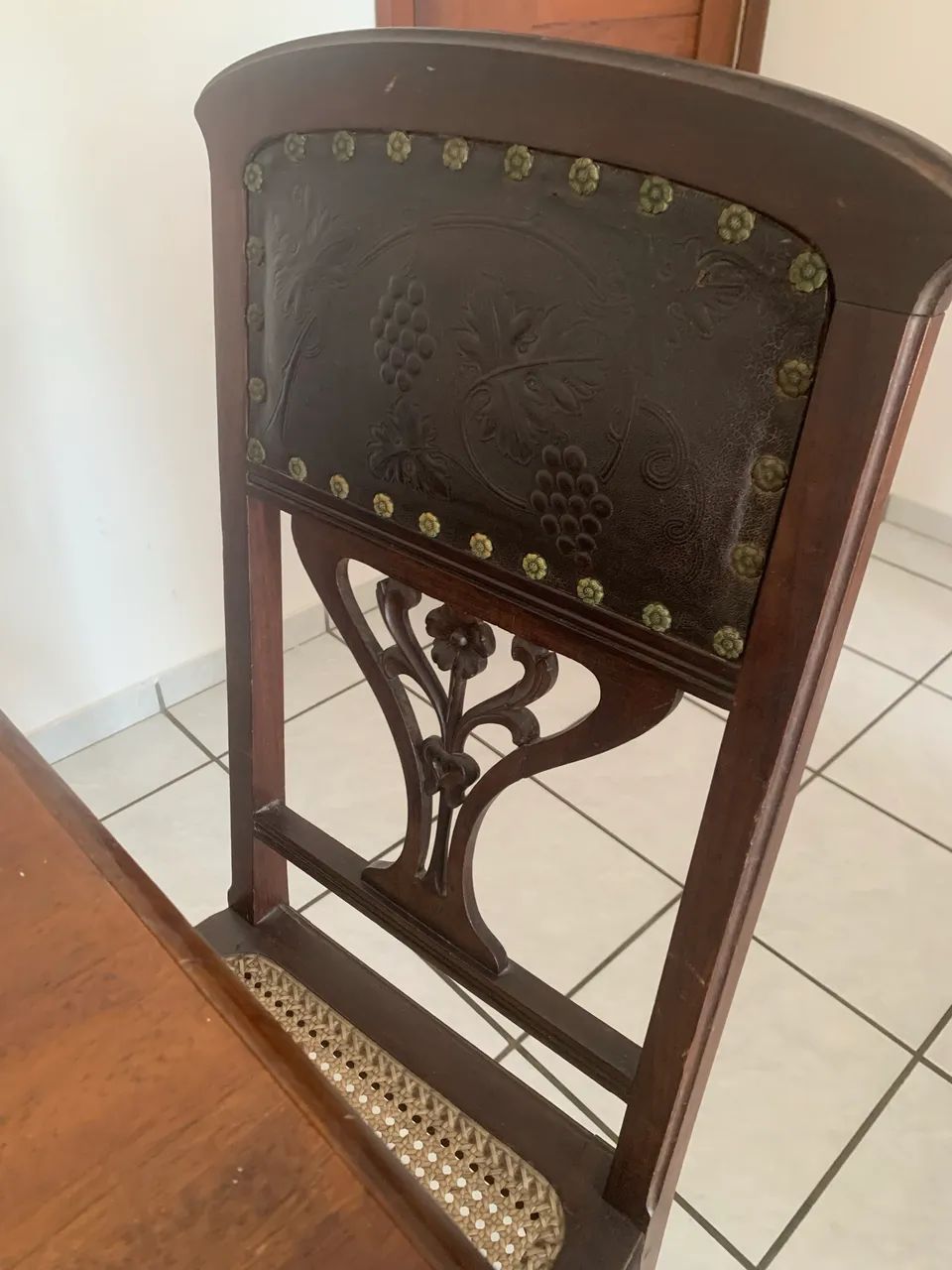 Mesa de madeira nobre, restaurada e maravilhosa  - Foto 2