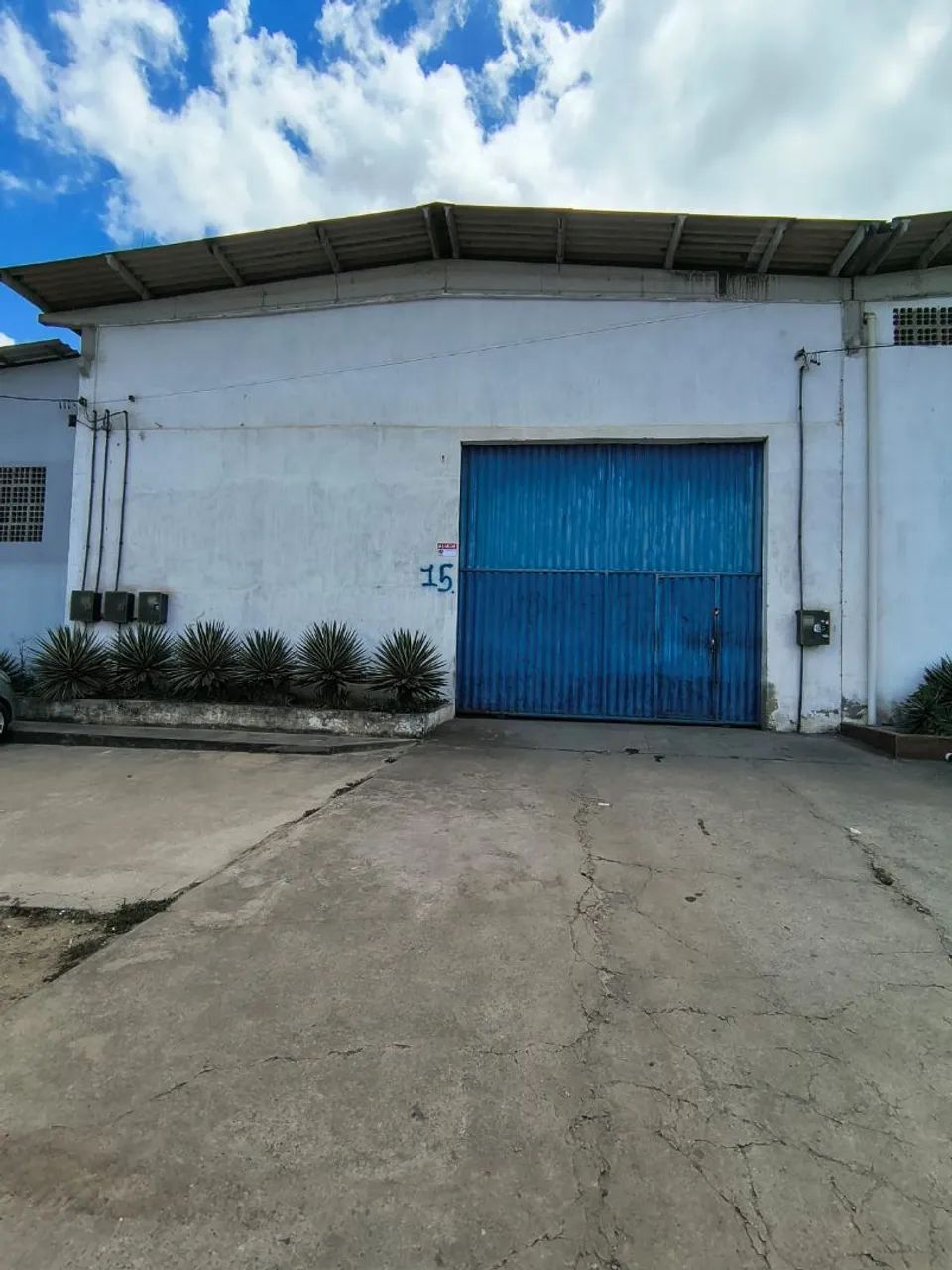 Alugo galpão 