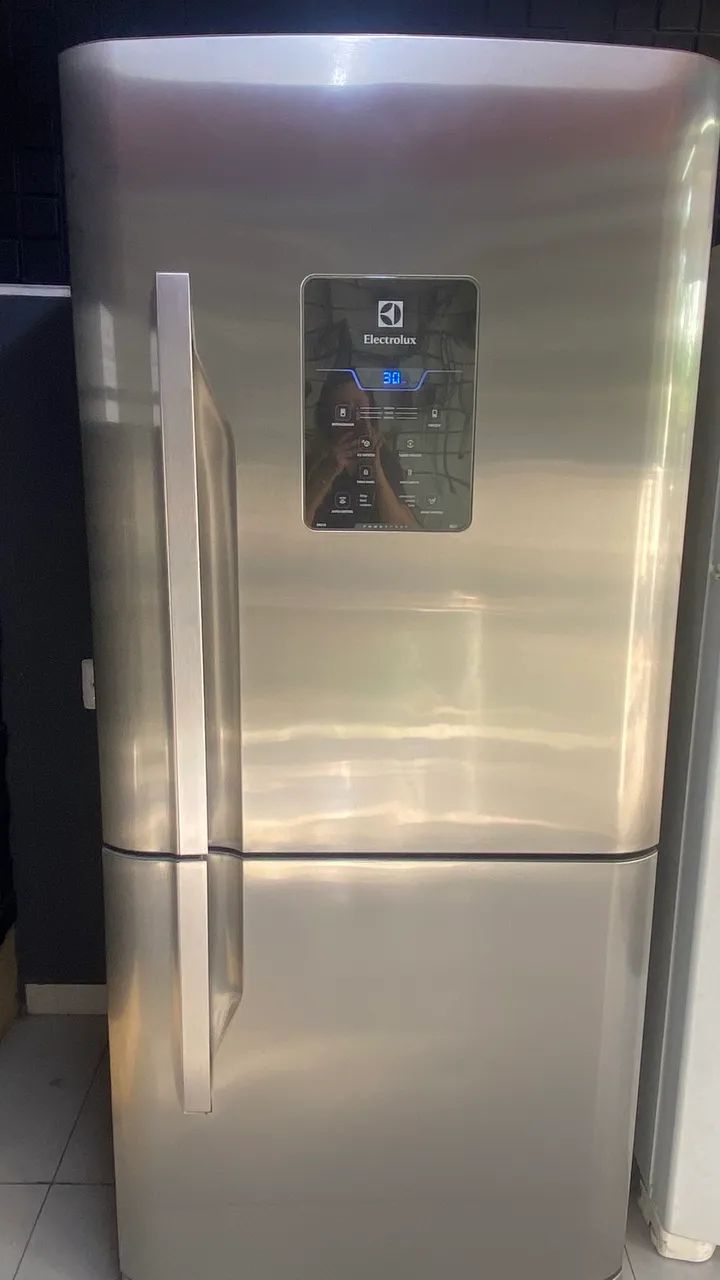 Geladeira inverse Electrolux