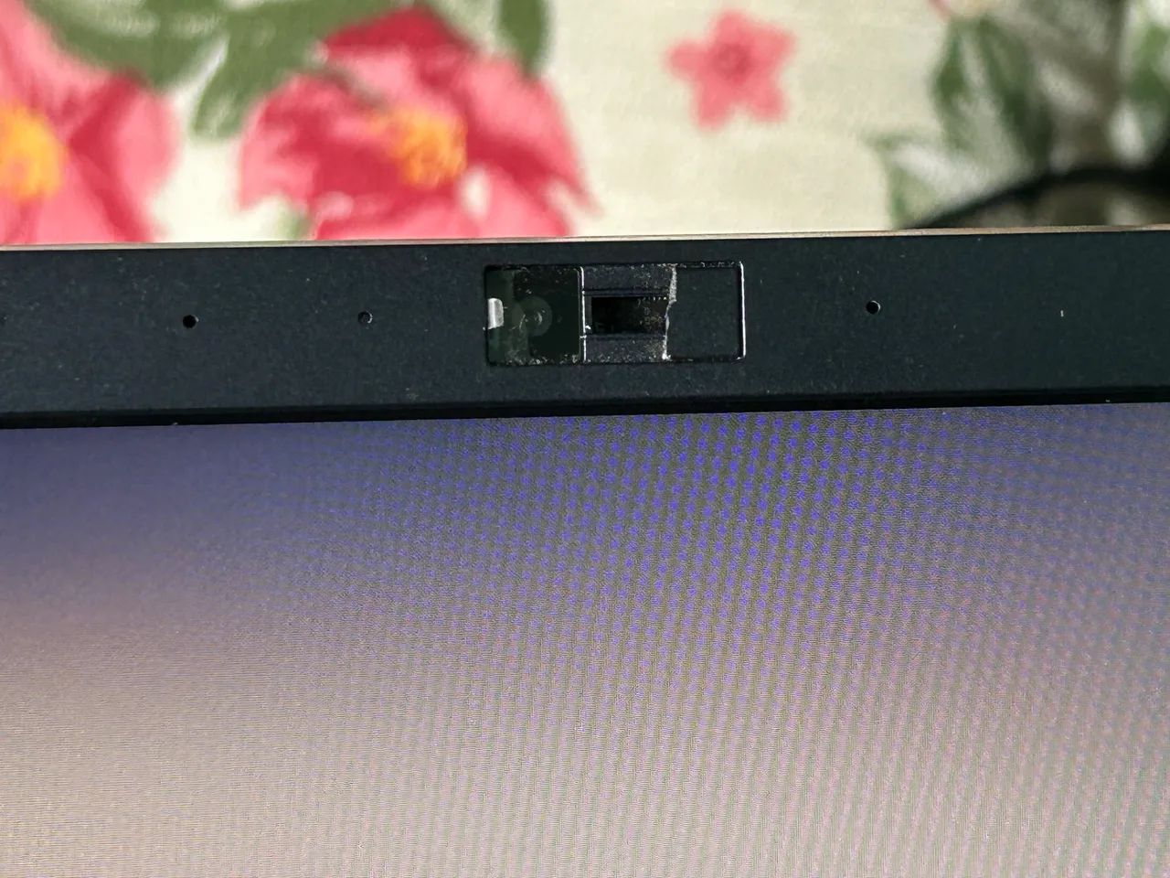 Notebook usado com defeito físico