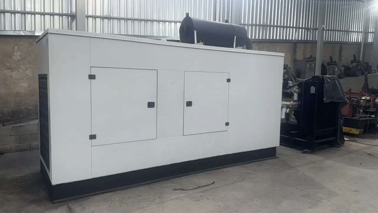 Gerador 500 KVA motor Cummins ano 2013