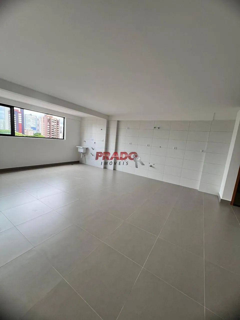 Apartamento à venda em Maringá, Zona 07, com 1 suíte, com 75 m² - Foto 3