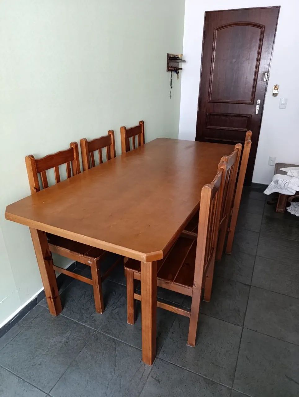 Mesa de jantar 8 cadeiras madeira maciça - Foto 4