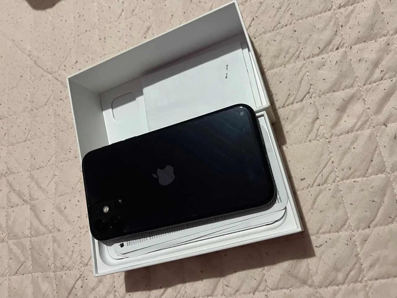iPhone 11 128 gb com nota e caixa - Foto 2