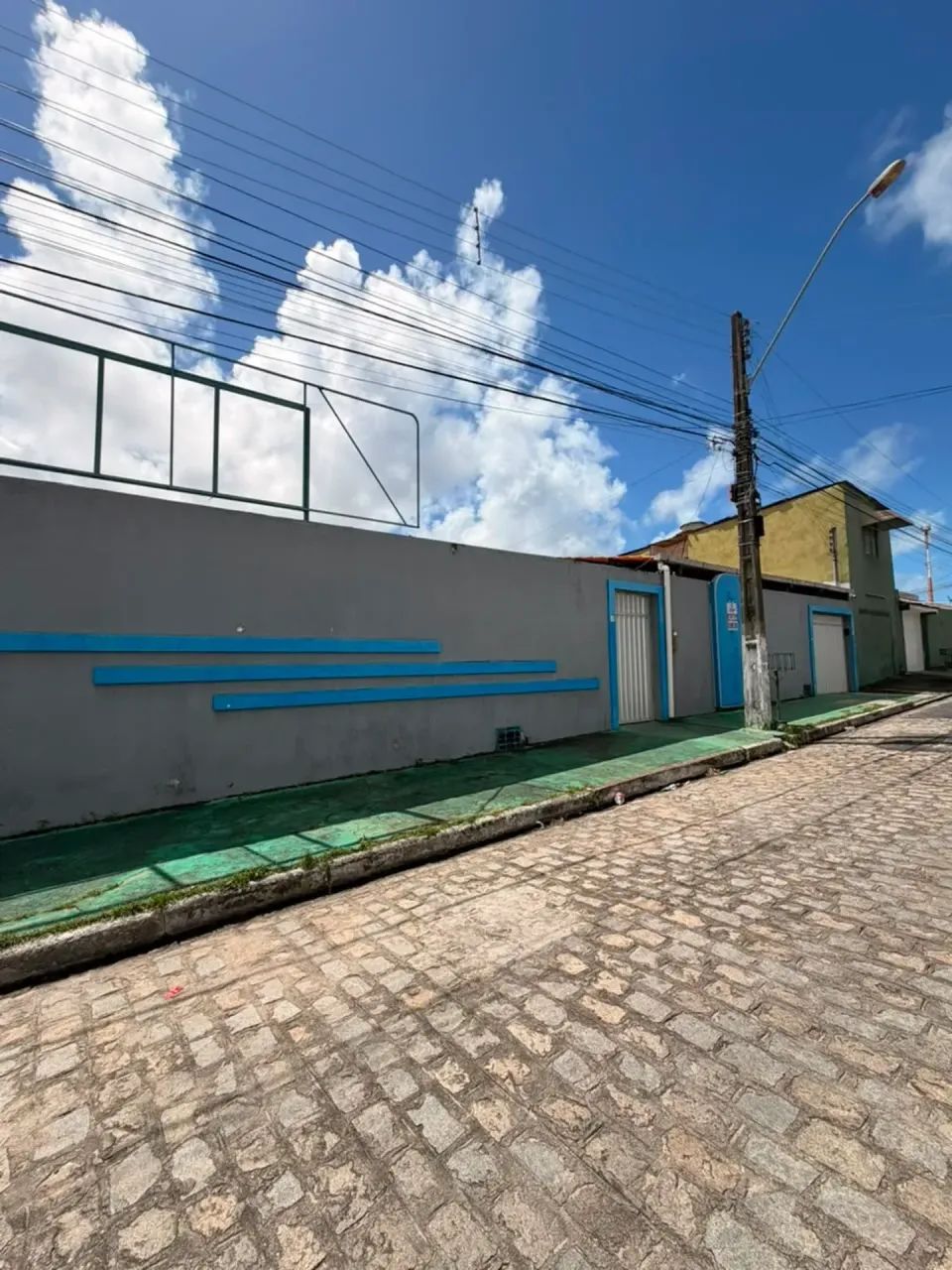 Alugo ou vendo Sala comercial de 12 salas com 600 m² no Feitosa