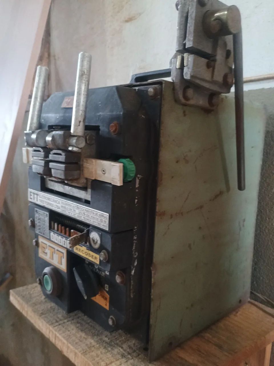Vende-se Soldadeira Automática para fita de serras - Foto 4