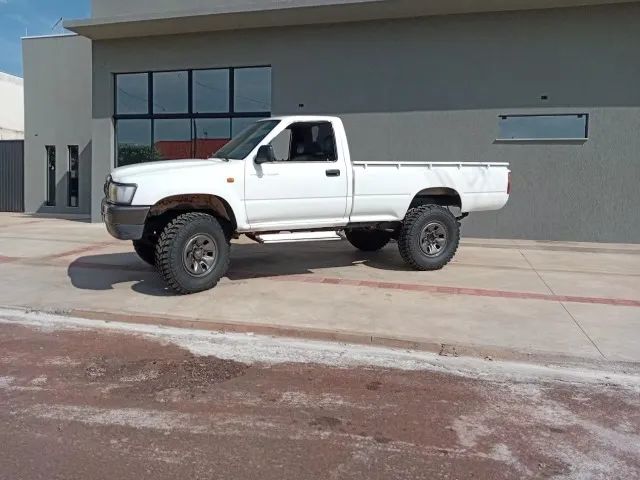 Toyota Hilux CS DX 4X2 2.7 16V 142cv 2002
