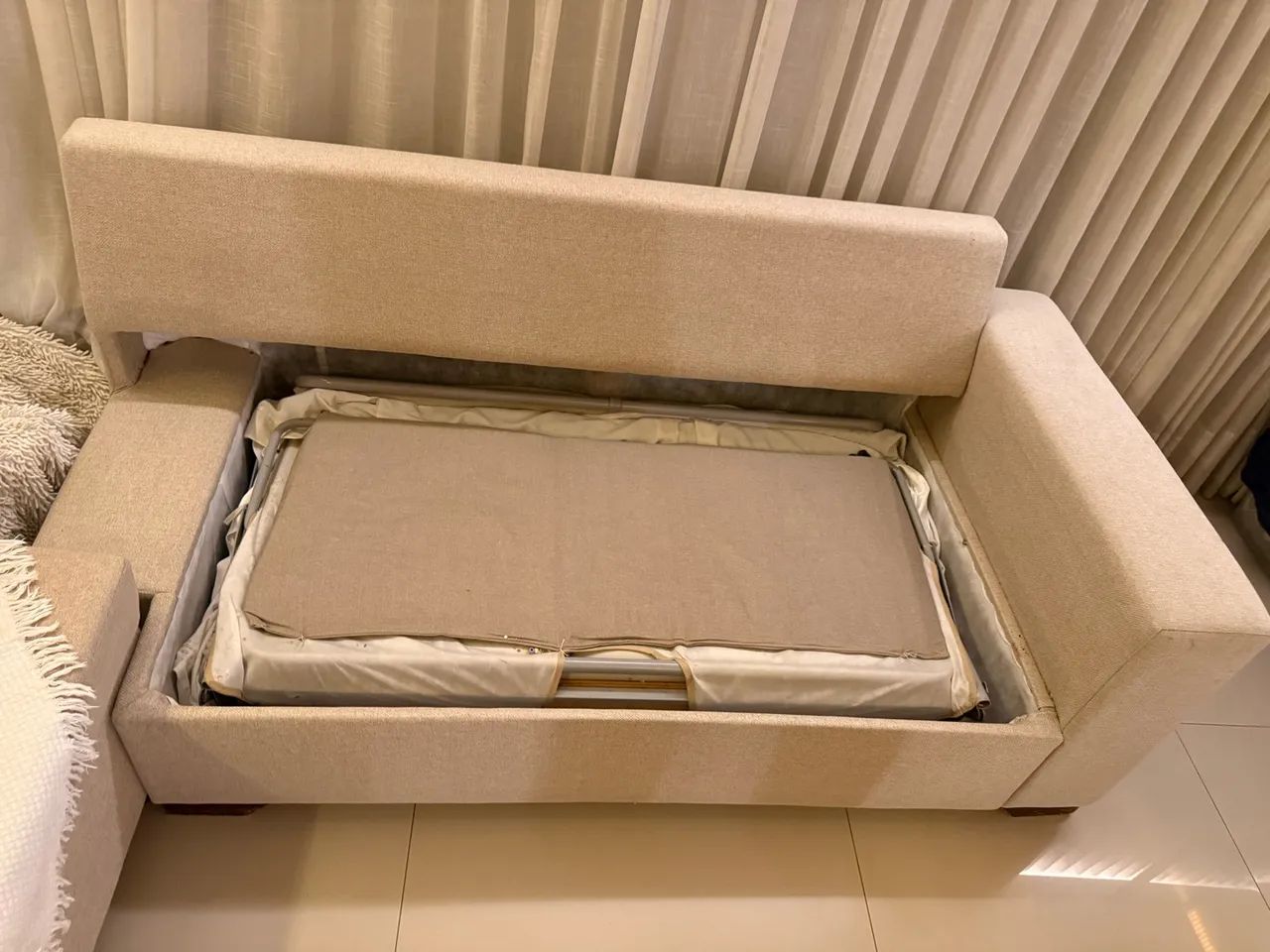 Sofá com cama Queen de 8 lugares Novo - Foto 2