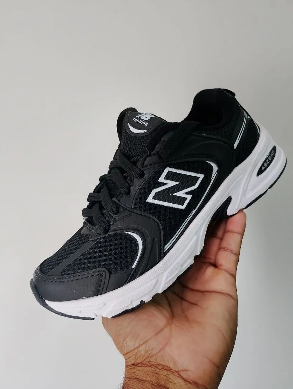 Tênis New Balance Preto e Branco 