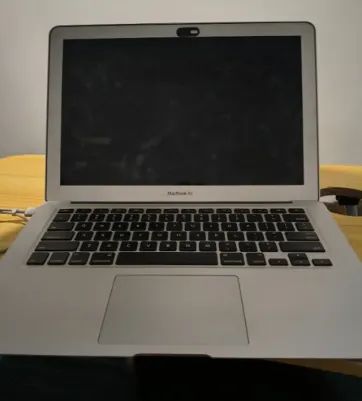 MacBook Air 13" (2017) - APENAS PARA PEÇAS (não funciona) - Foto 2