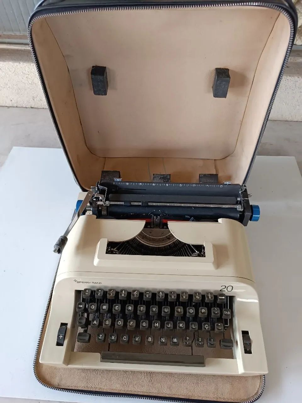 Máquina de escrever antiga 