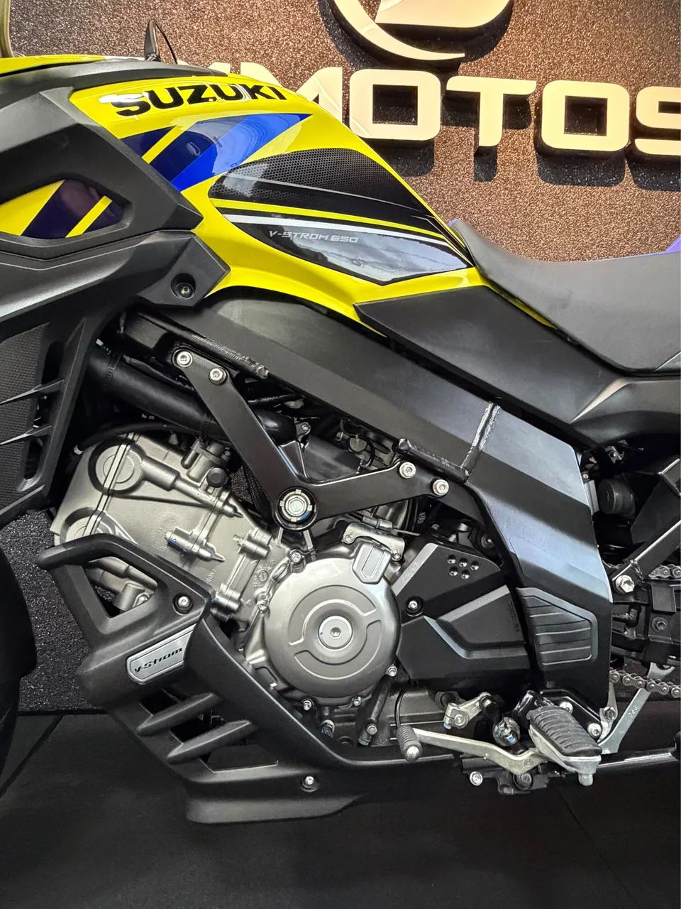 SUZUKI V-STROM XT650 - 2026 - Foto 3