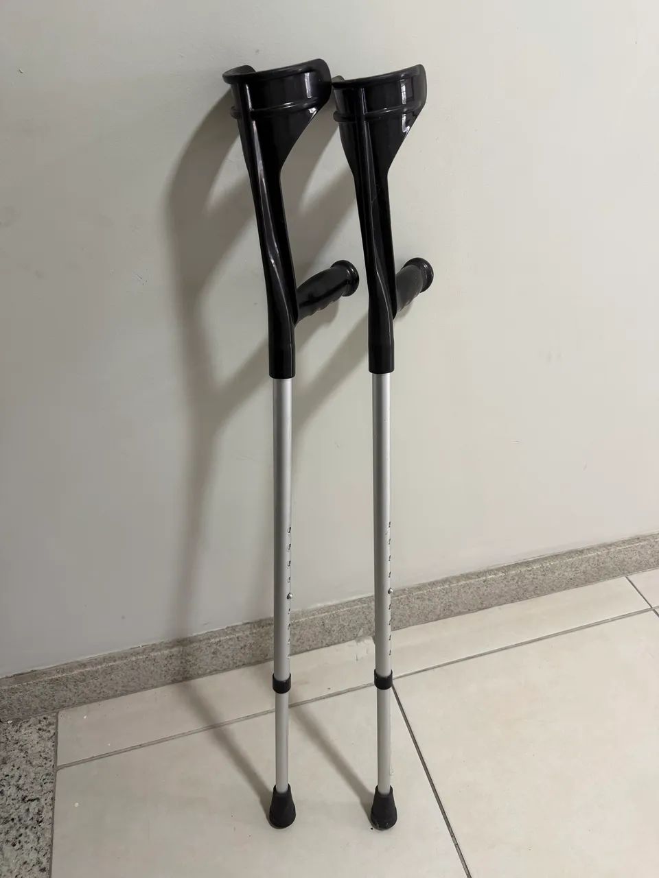 Par de muletas super novas 