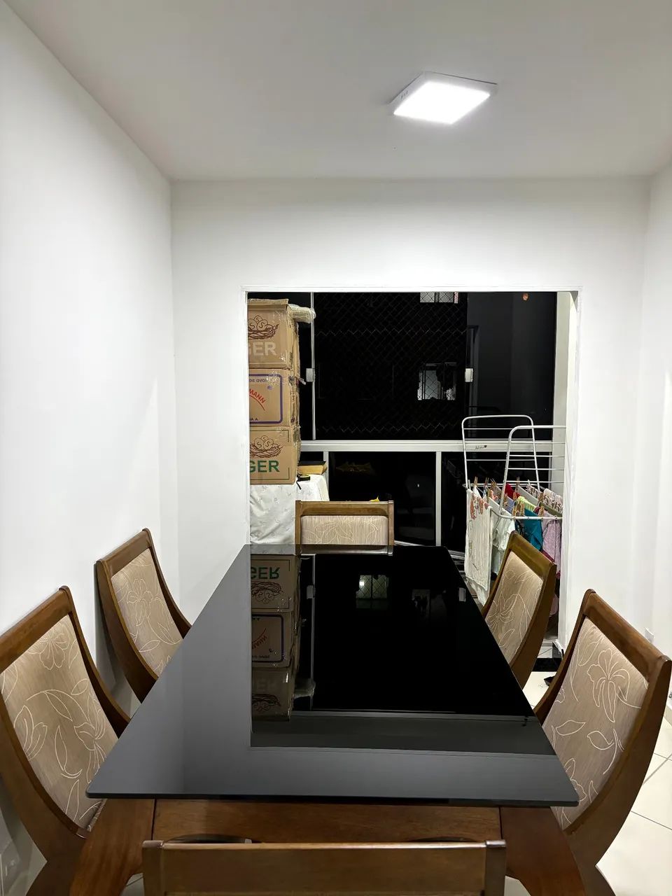 Sala de jantar parma personaliter 6 cadeiras e balcão com tampo de vidro - Foto 2