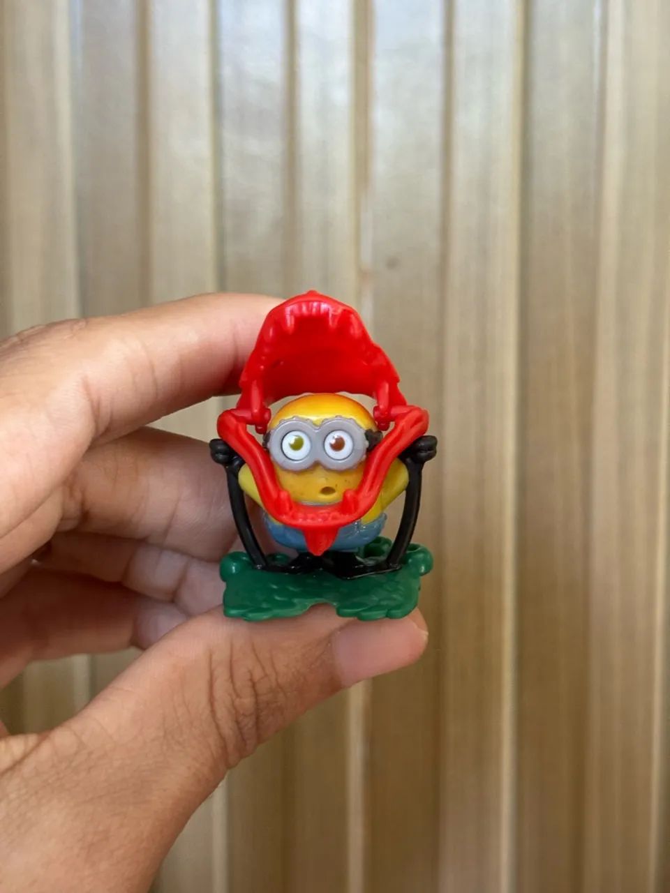 boneco bob minions kinder ovo