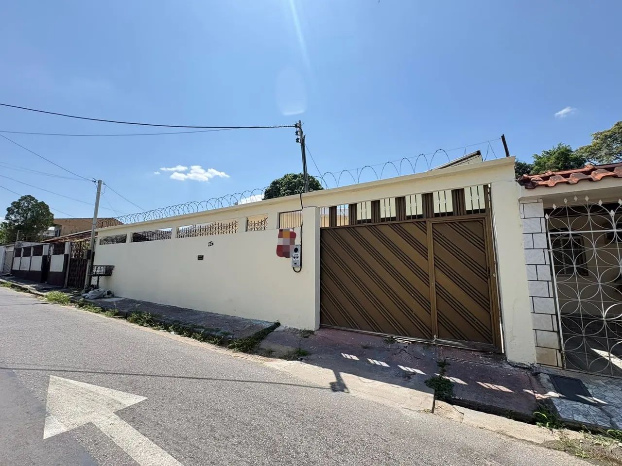 Vende-se casa no japiim