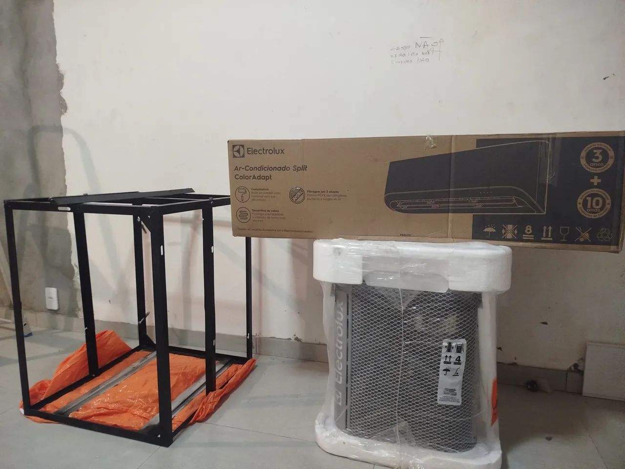 AR CONDICIONADO ELETROLUX 18.000BTUs Split Color Adapt 