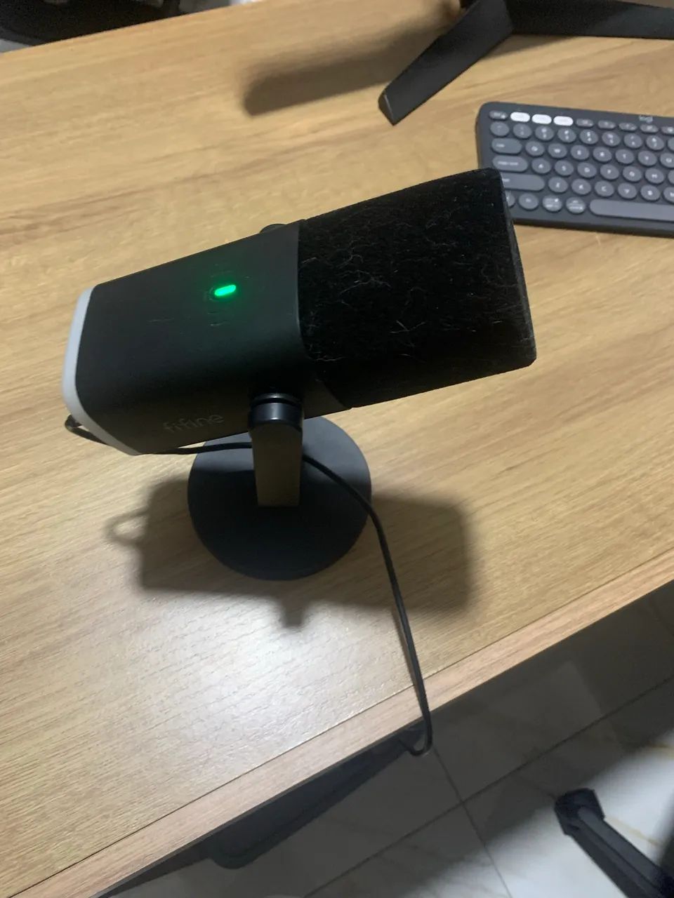 Microfone de mesa FiFine AM8