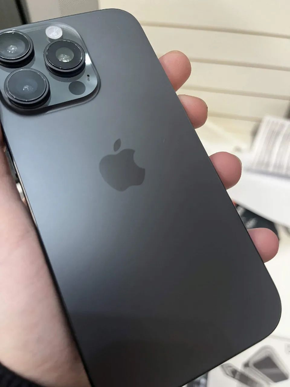 Apple iPhone 16 Pro, 128Gb, Titanio Preto - Foto 2