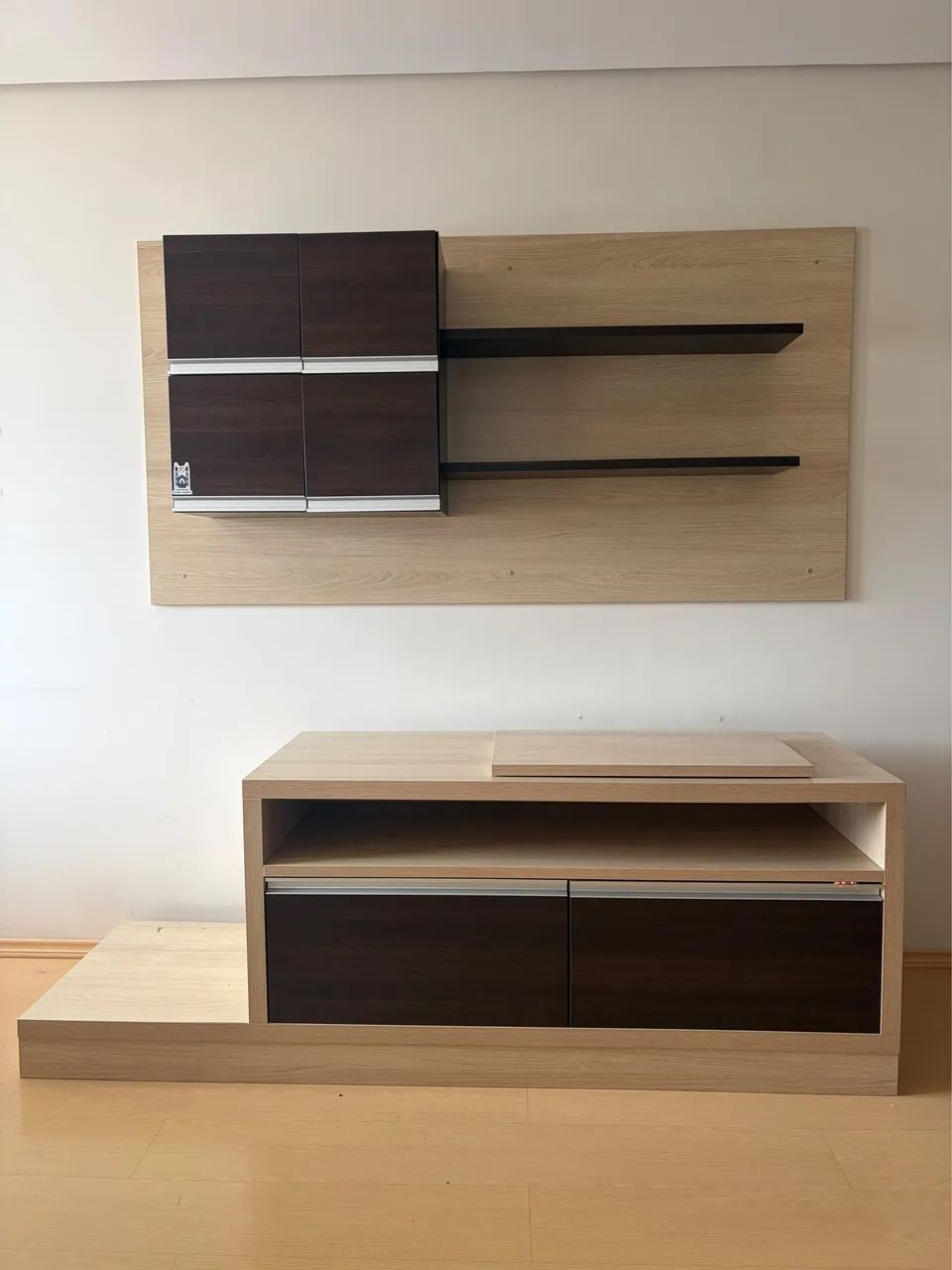 Rack para TV com painel 