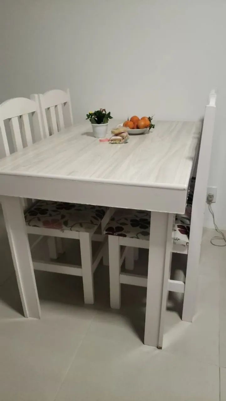 Mesa e sofá 