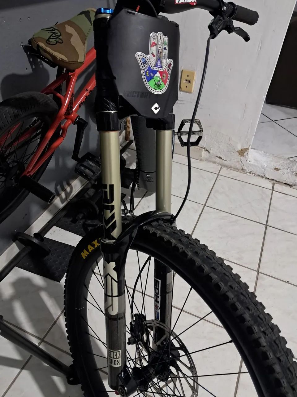 Vendo suspensão Rock shox boxxer 