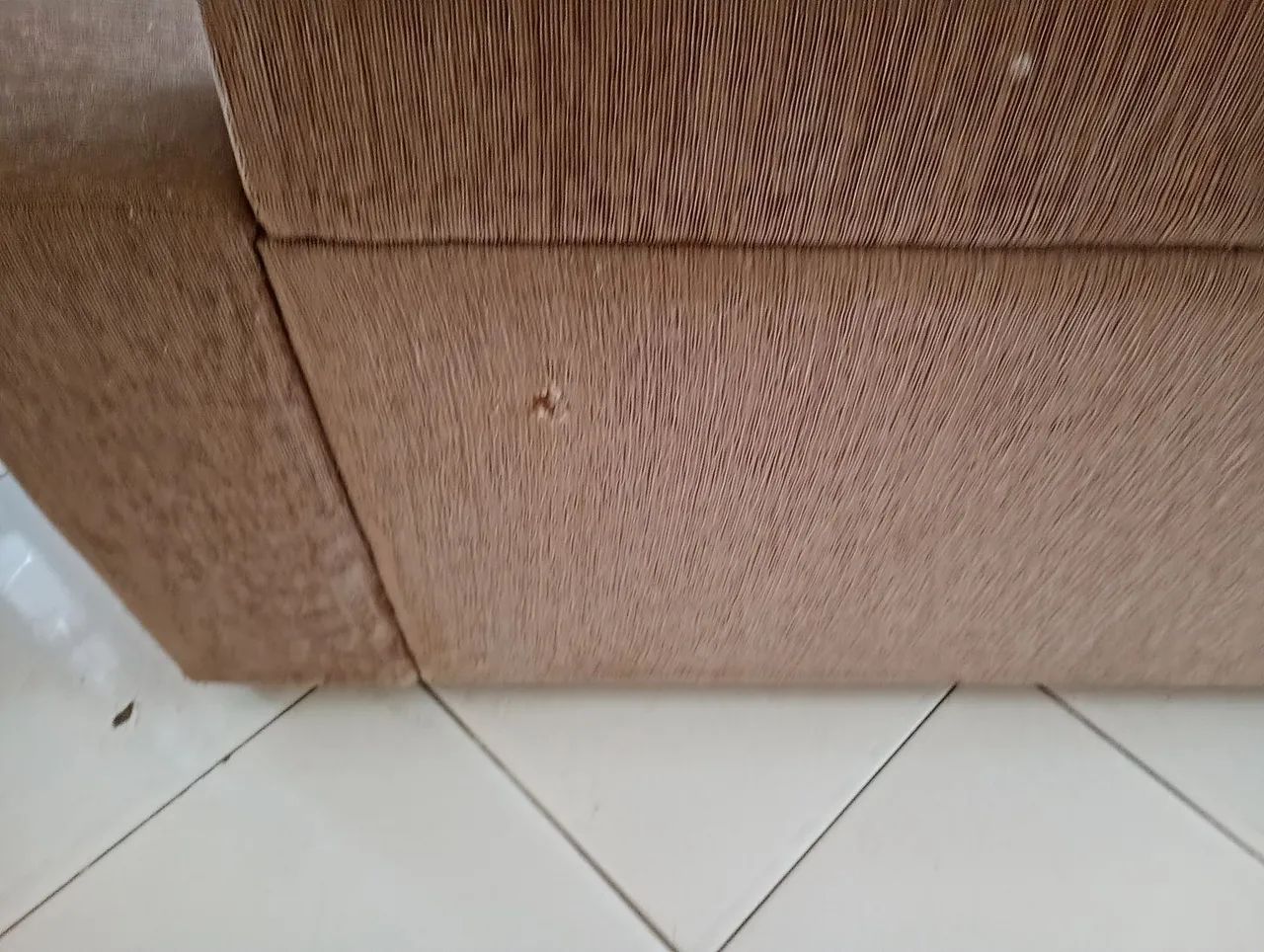 Sofá 4 lugares com avaria! - Foto 3