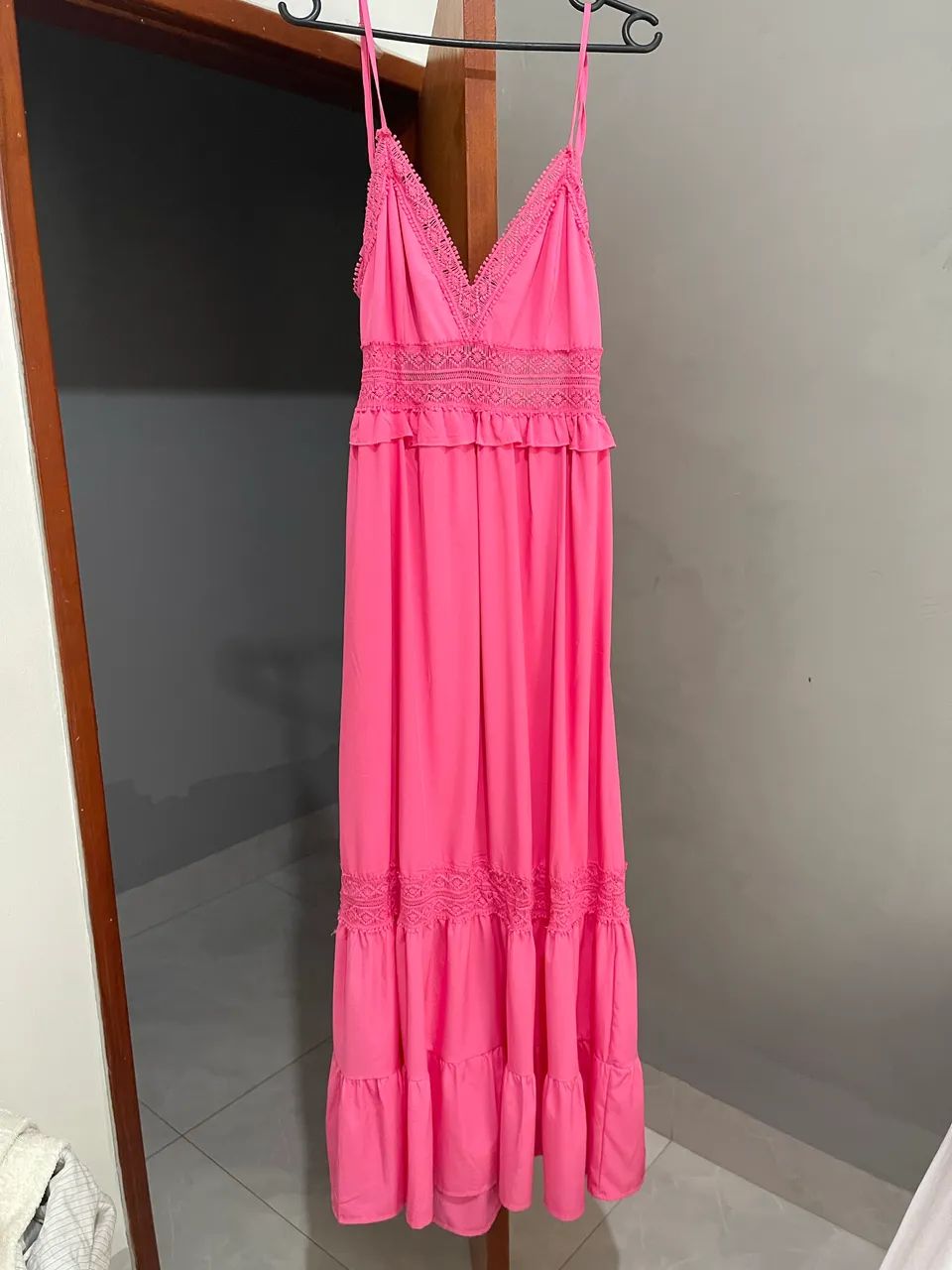 Vestido longo rosa com renda