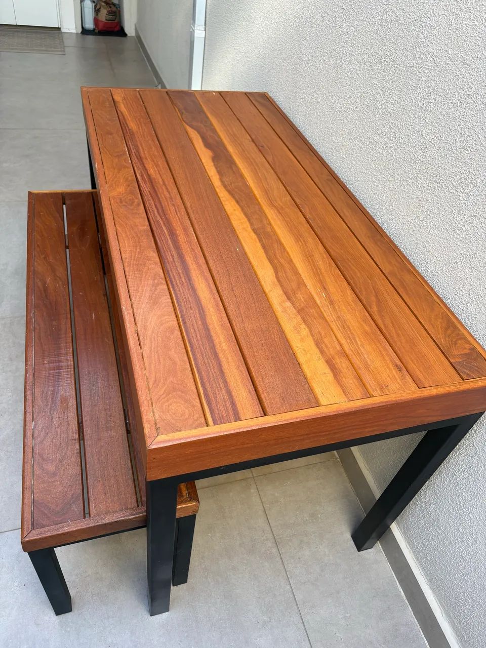 Mesa e banco em cumaru e aço  - Foto 3