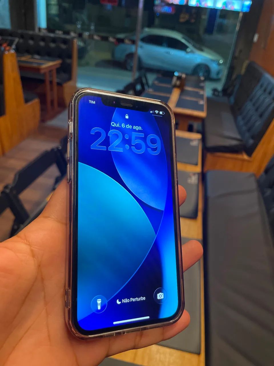 VENDE-SE IPHONE 12/ BEM CONSERVADO TUDO ORIGINAL.
