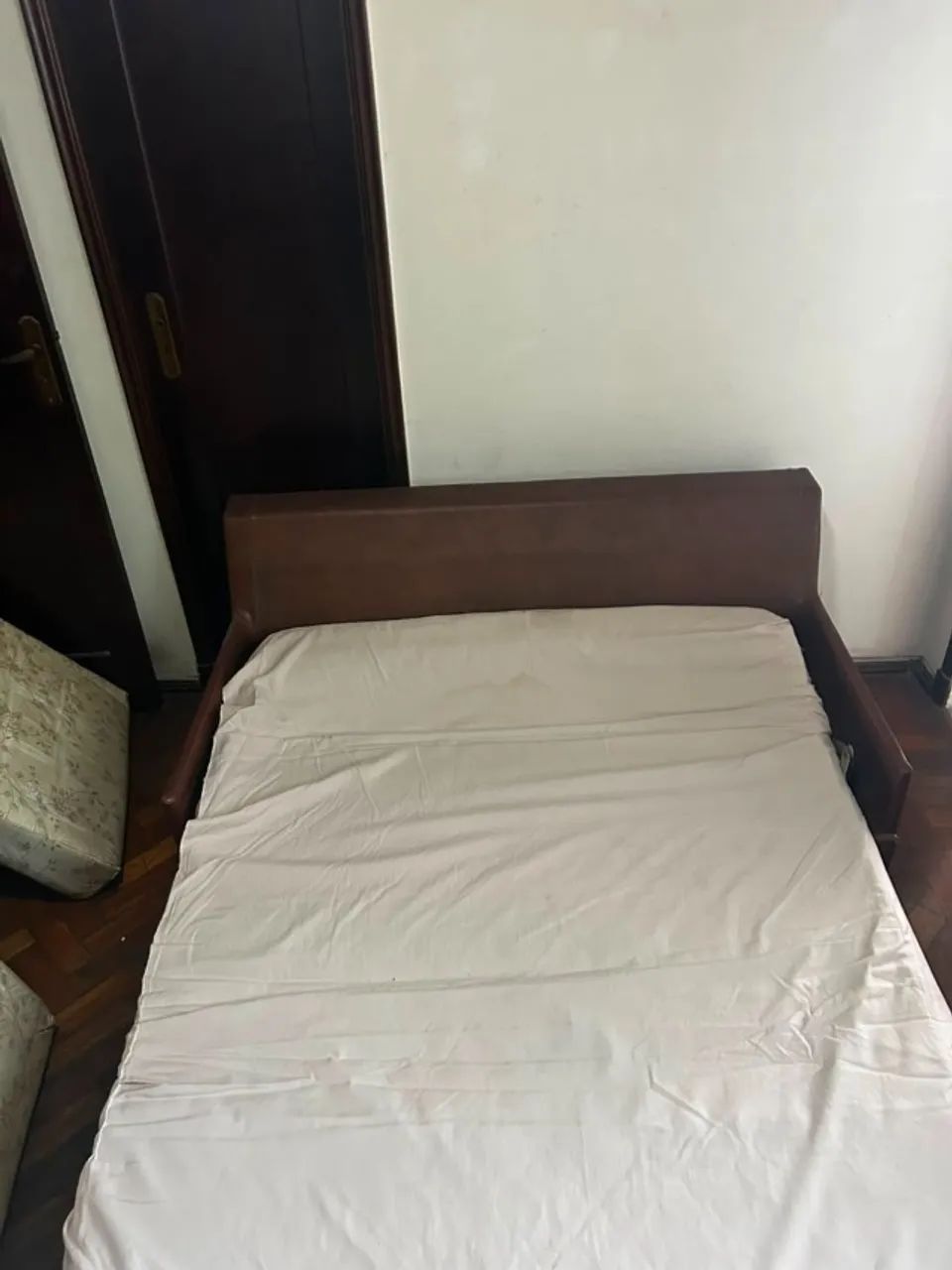 Sofá-Cama Vintage em Couro 1,49m - Mecanismo Perfeito NO PRECINHO - Foto 2