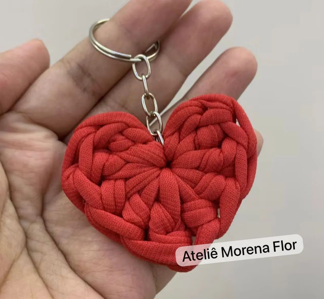 Chaveiro coração fio de malha