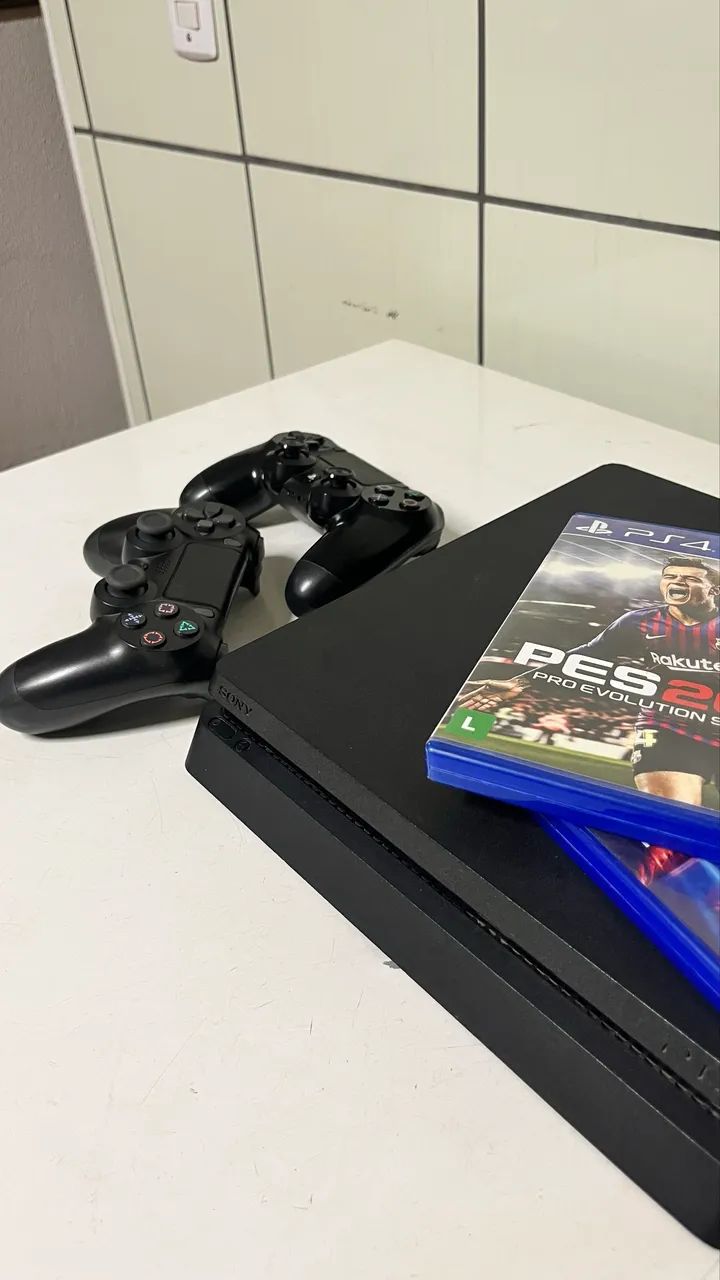 PS4 Slim 500GB + 2 Controles + 2 Jogos - Consoles de Vídeo Game