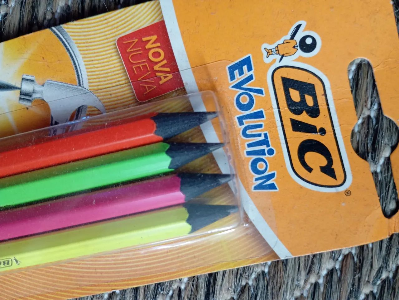 Kit 4 lápis Bic Evolution neon - Foto 2