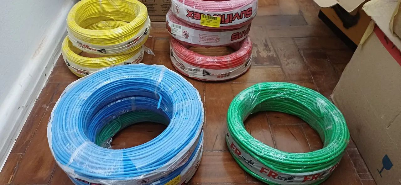 [OPPORTUNITY] 9 Rolls of Electrical Wires - Construction Surplus (Graça)