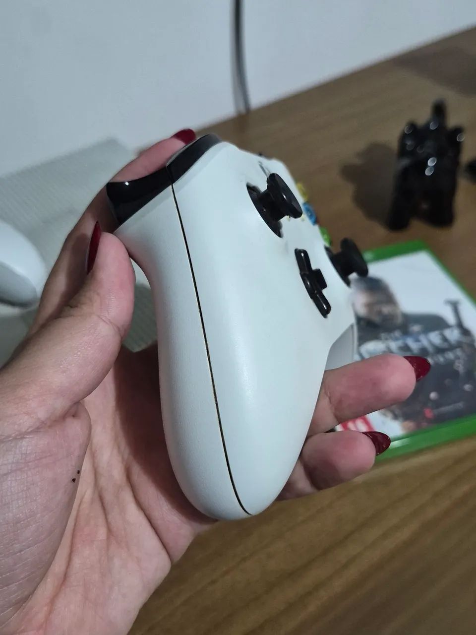 XBOX ONE S 1TB + 2 CONTROLES - Foto 5