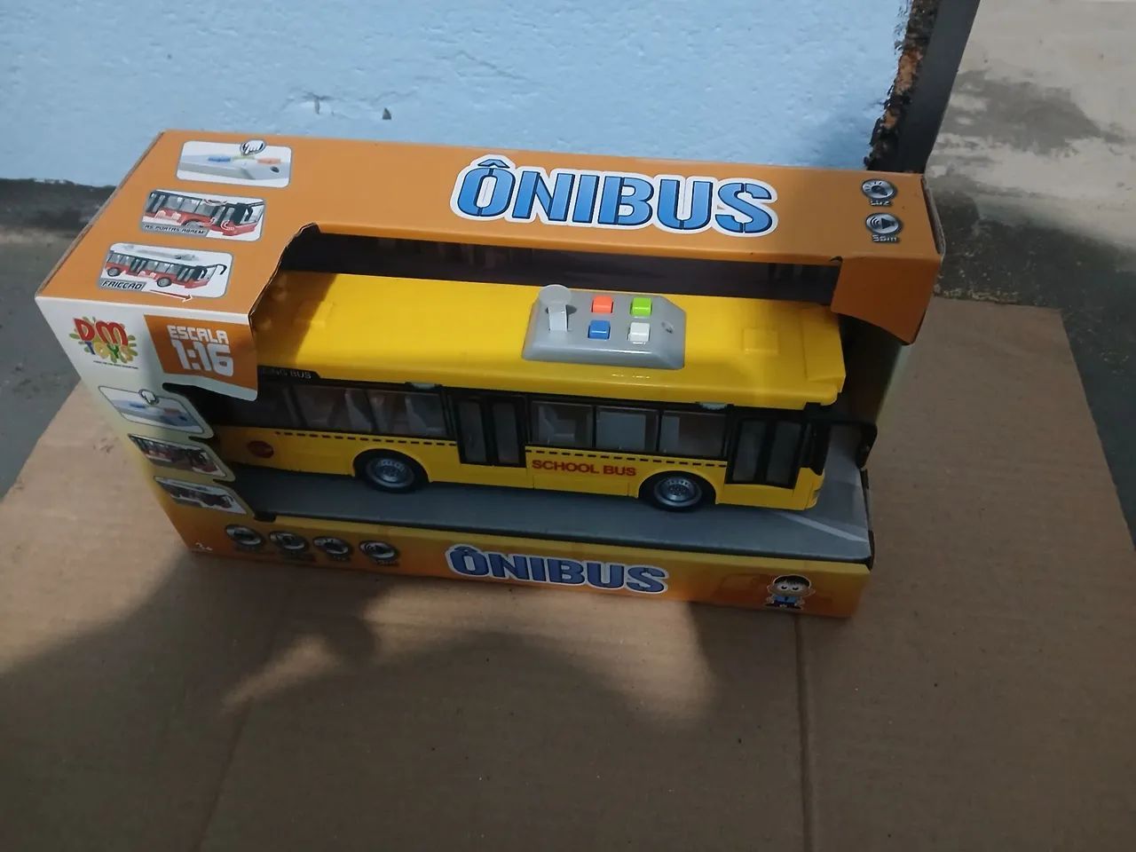 Ônibus de brinquedo  - Foto 5