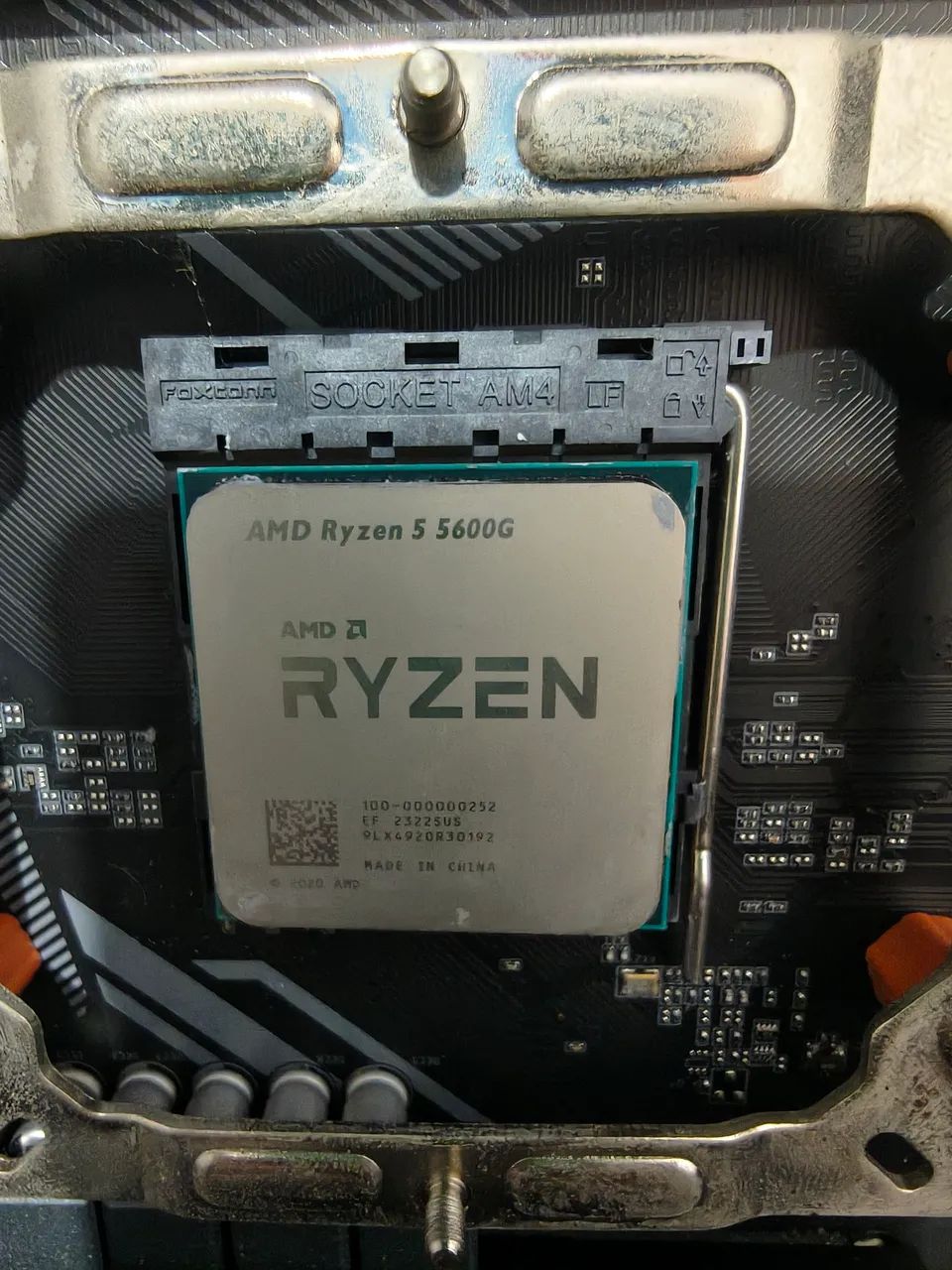 kit placa mae e processador ryzen 5600g-b550m aorus elite - Foto 3