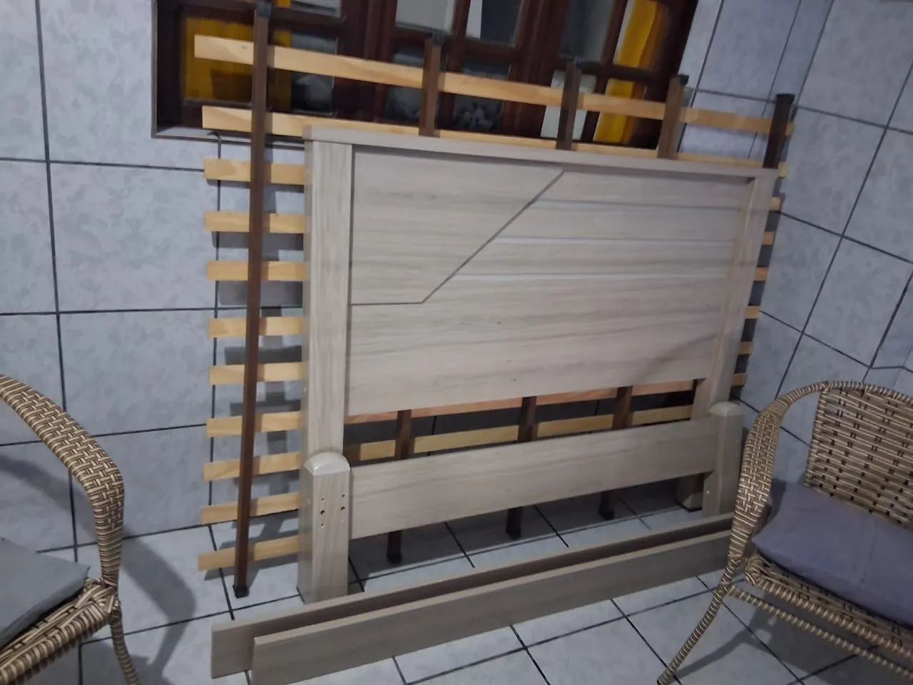 Cama e colchão semi novo - Foto 2