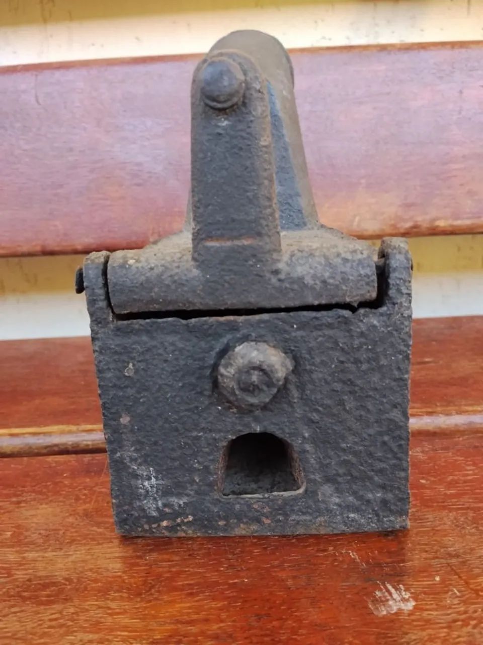 Antiguidade antigo ferro fundido ferro de passar a brasa ferro braseiro decoração cenário  - Foto 2