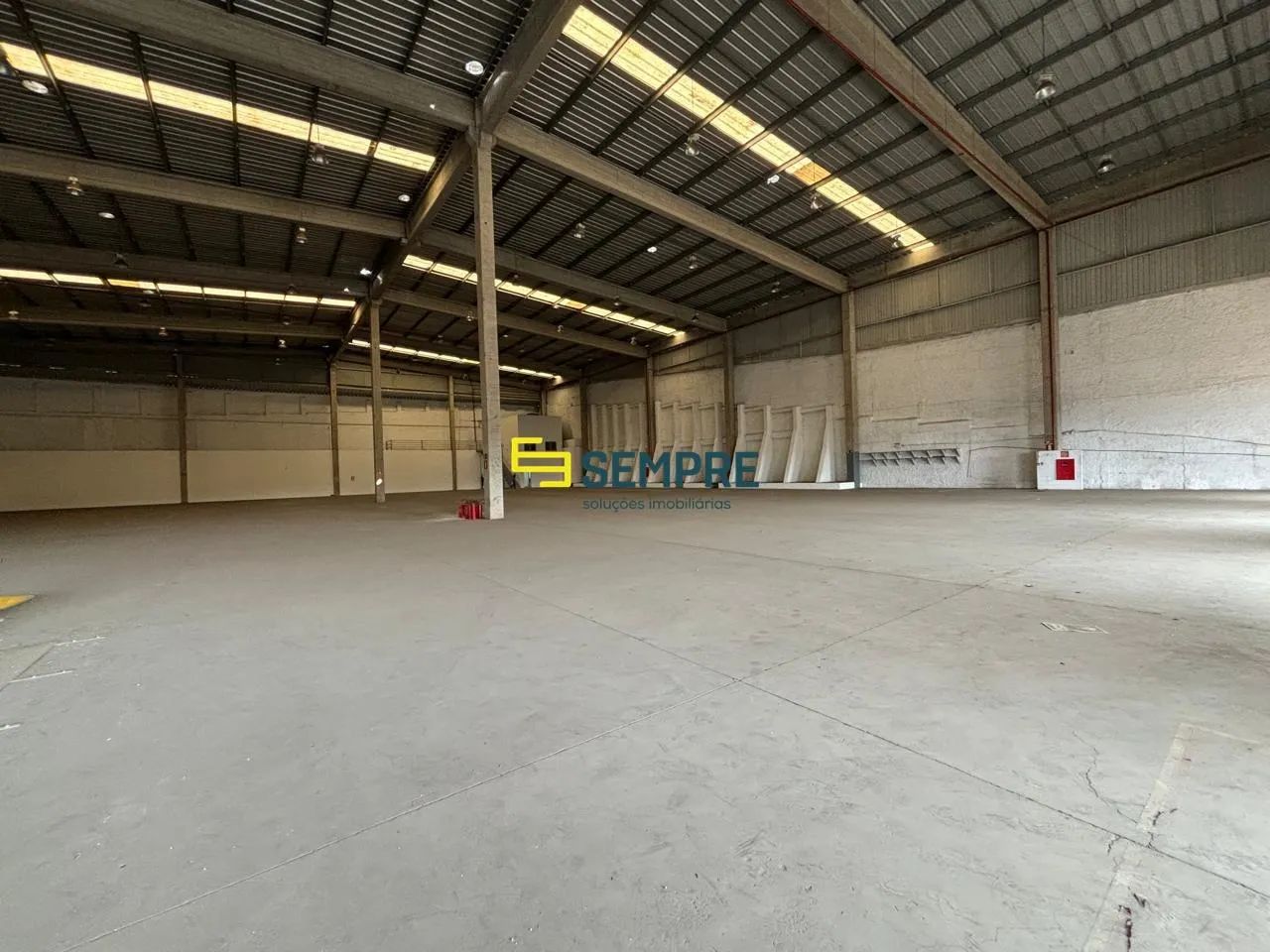 Galpão para alugar em Contagem próximo ao Ceasa com 05 docas - Foto 5