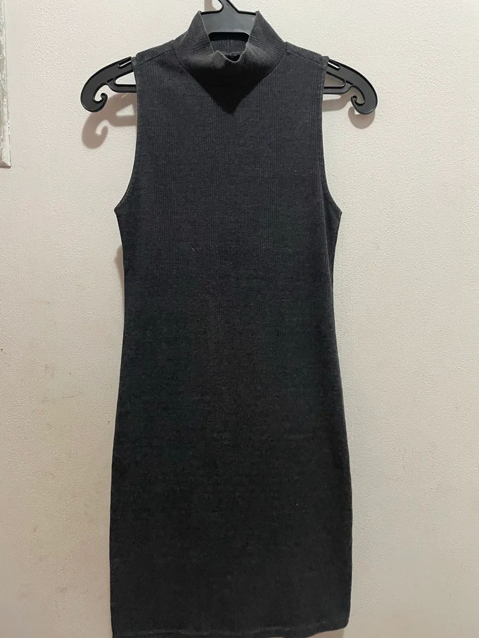 Vestido gola alta