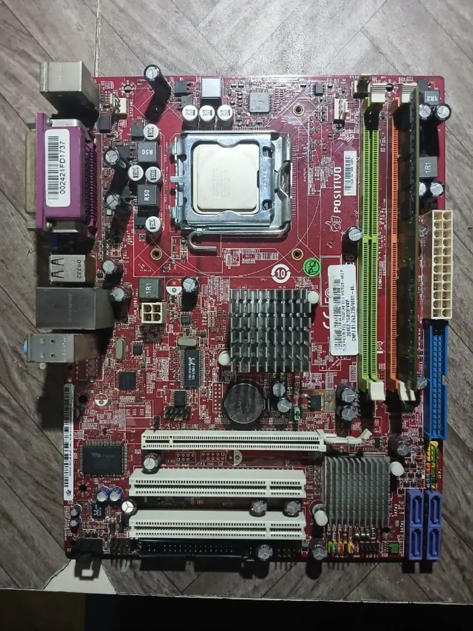 Dupla Placa-Mãe LGA775 + Processadores Intel ? POS-MIG31AG e Itautec ST1350 - Foto 3