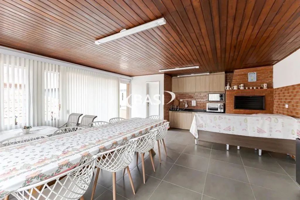 CASA COMERCIAL DE ESQUINA, COM TERRENO, EM ÓTIMA LOCALIZAÇÃO - Foto 4