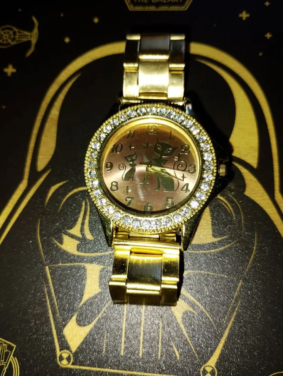 Relógio fundo Dourado Gato para colecionador.